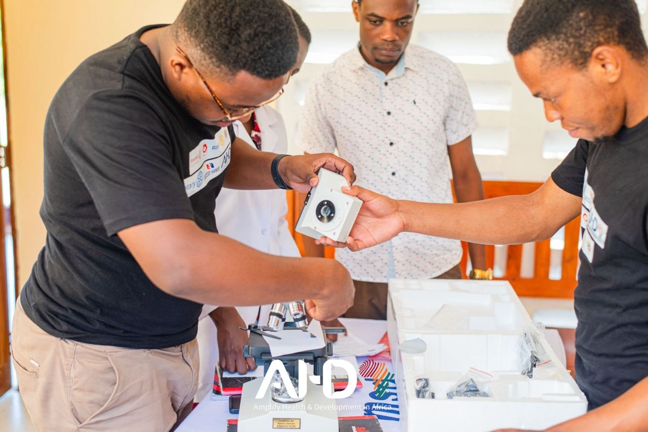 Microscopes in Lindi